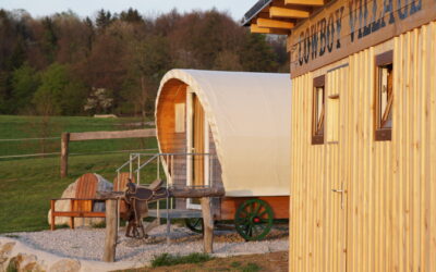 NOVO – Glamping na kmetiji Kavbojska dežela Čož